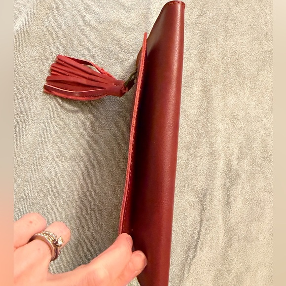 Lisa Leonard Genuine Leather Wallet with Zipper Tassel & 22 Card Slots, Red NWOT - Picture 10 of 15